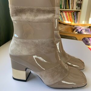 Roger Vivier‎ beige suede/patent leather booties